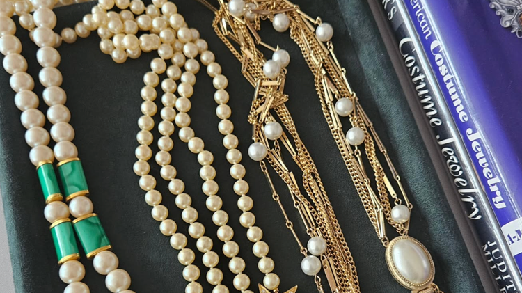 Helen's Jewelry Box