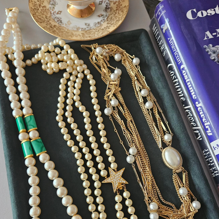 Helen's Jewelry Box